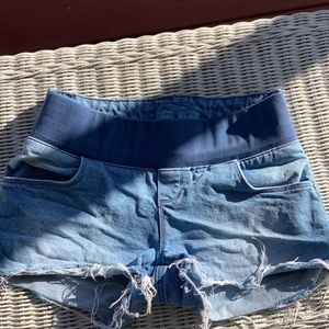 Lightwash Denim maternity shorts